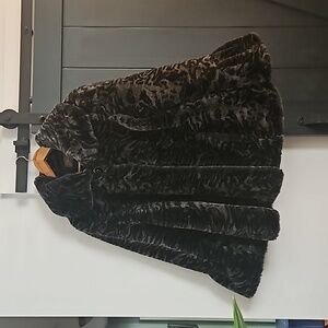 Jessica Cape Style Size 16 Faux Fur Jacket